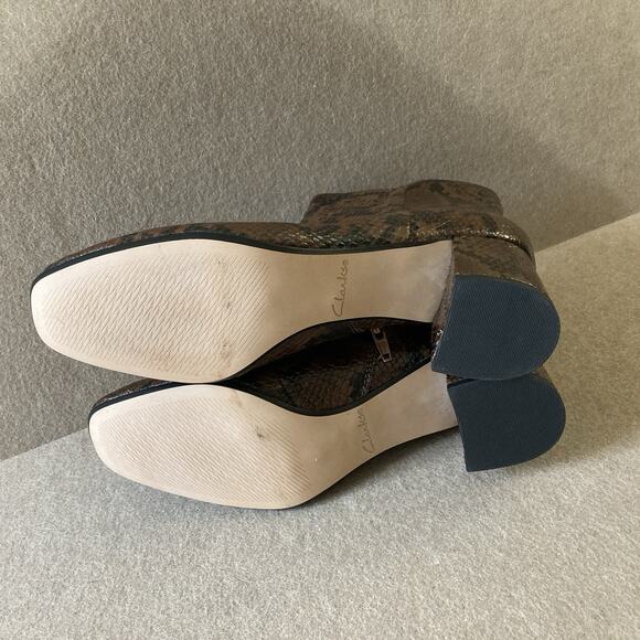 Clarks Womens Sheer Flora Boots Sz 8 Leather Snake Print Ankle Southwestern - Picture 6 of 7